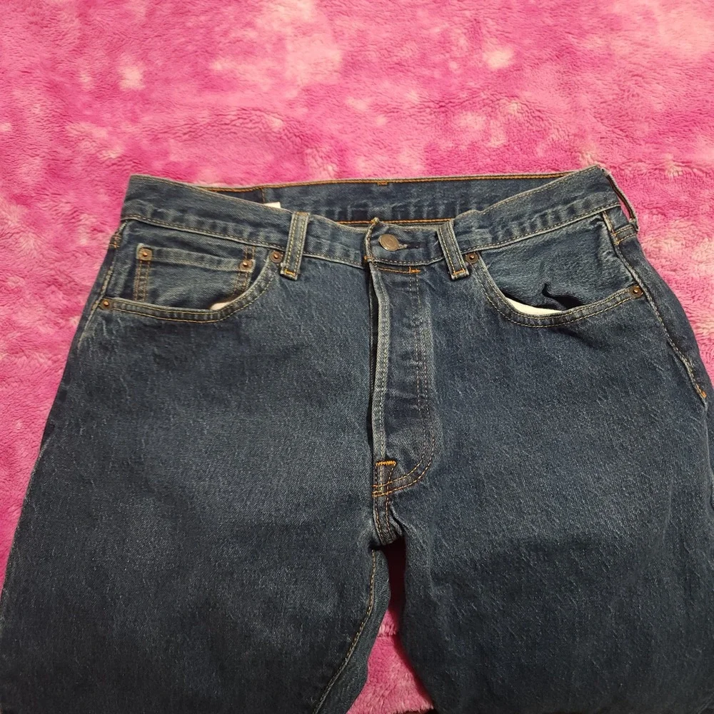 Levi's 501 Jeans Men's 31x30 Mid Rise Button Fly Straight Blue Denim Classic‎